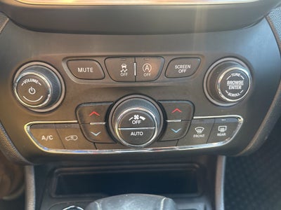 2019 Jeep Cherokee Latitude Plus Comfort Pkg