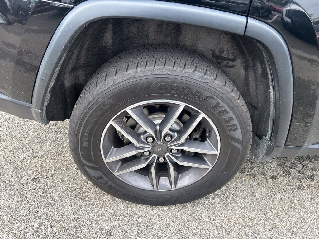 2019 Jeep Grand Cherokee Laredo E