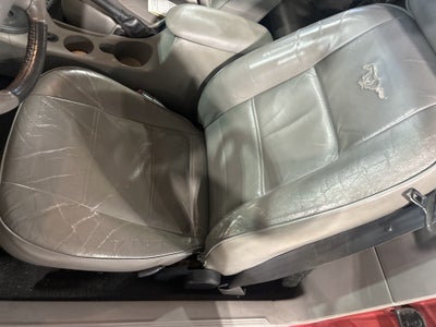 2002 Ford Mustang V6 Deluxe