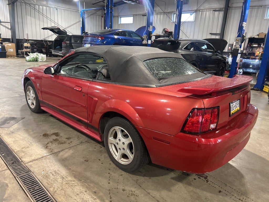 2002 Ford Mustang V6 Deluxe