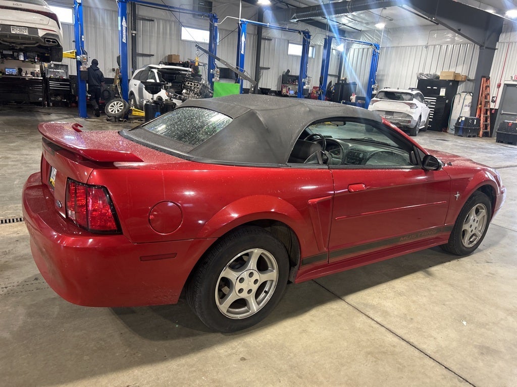 2002 Ford Mustang V6 Deluxe