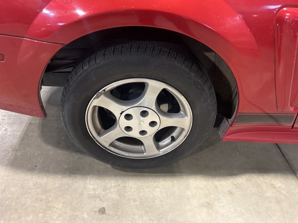 2002 Ford Mustang V6 Deluxe