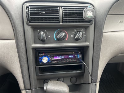 2002 Ford Mustang V6 Deluxe