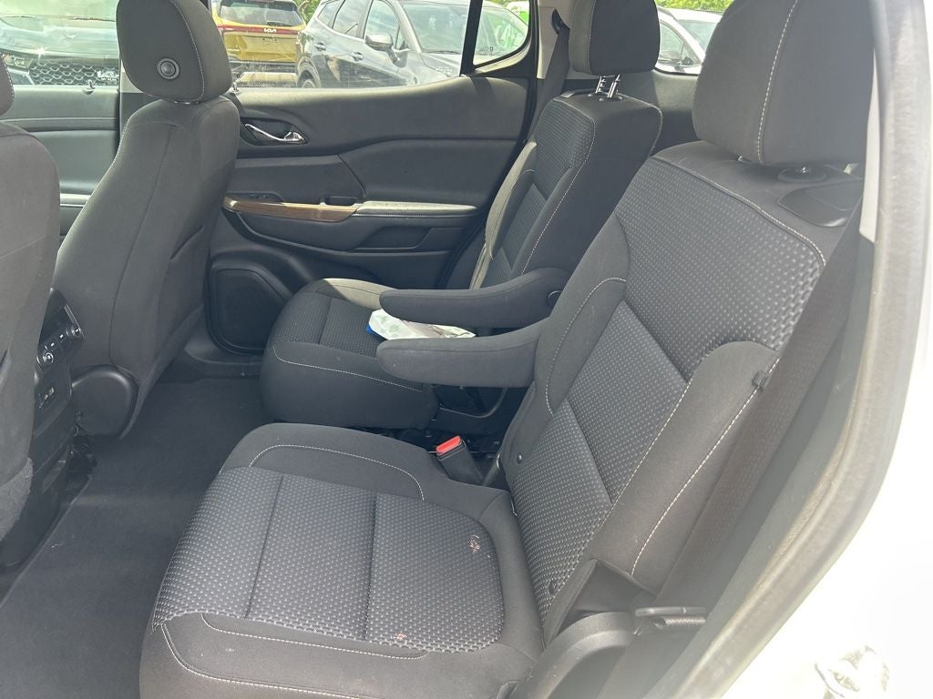 2022 GMC Acadia SLE
