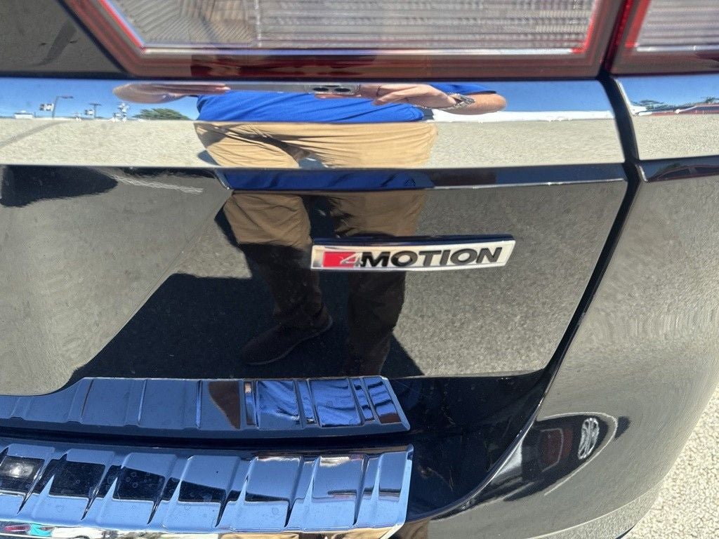 2021 Volkswagen Atlas 3.6L V6 SE w/Technology R-Line