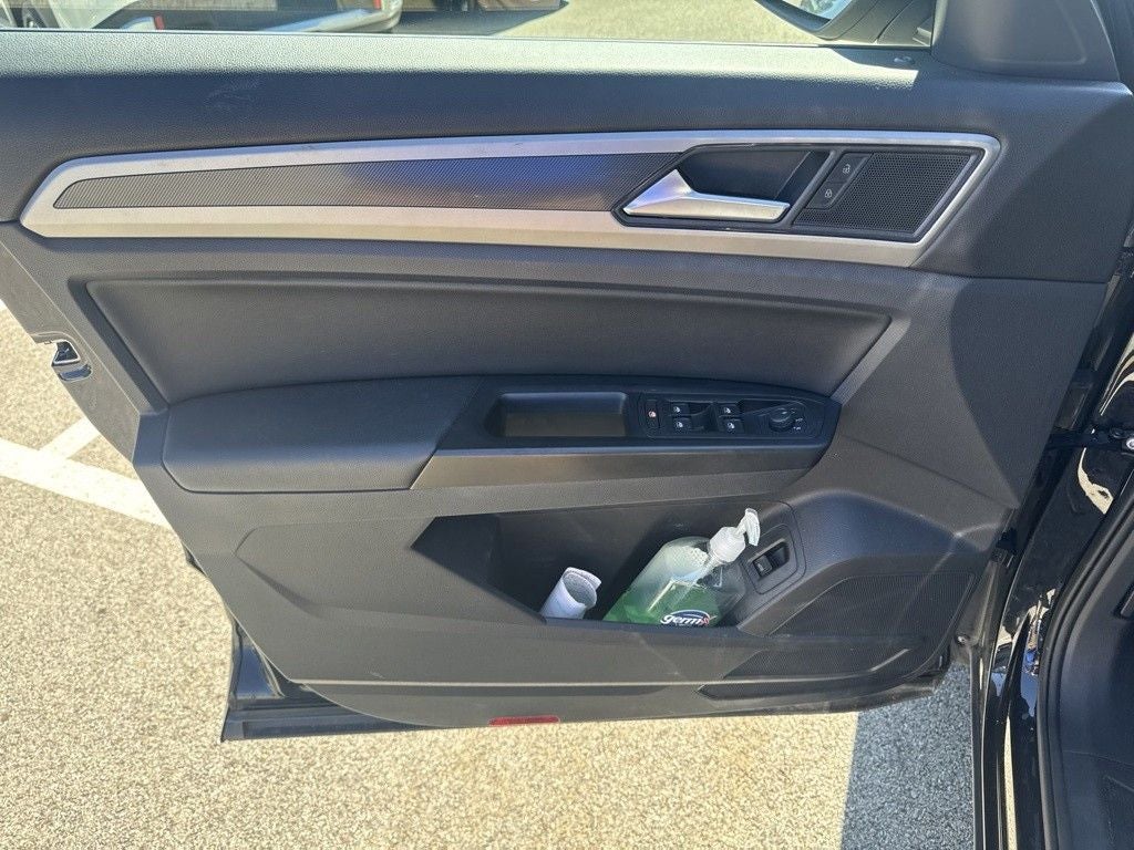 2021 Volkswagen Atlas 3.6L V6 SE w/Technology R-Line