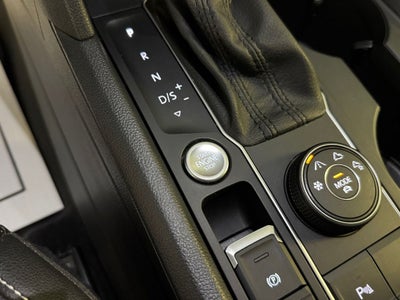 2021 Volkswagen Atlas 3.6L V6 SE w/Technology R-Line