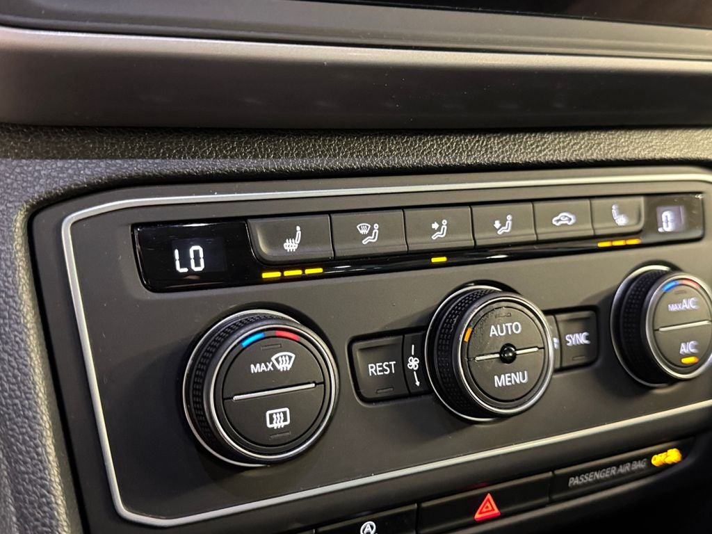2021 Volkswagen Atlas 3.6L V6 SE w/Technology R-Line