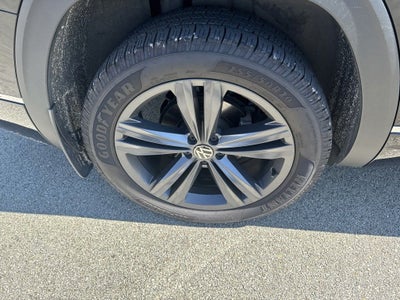 2021 Volkswagen Atlas 3.6L V6 SE w/Technology R-Line