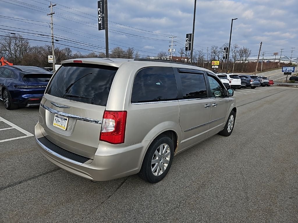 2014 Chrysler Town & Country Touring