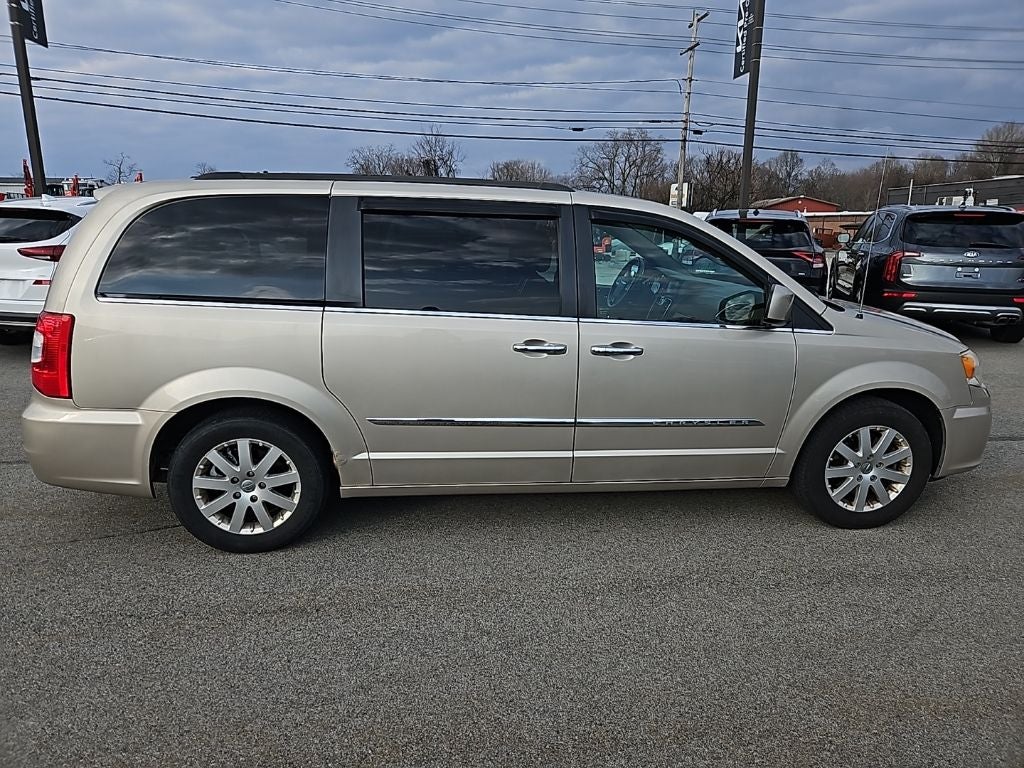 2014 Chrysler Town & Country Touring