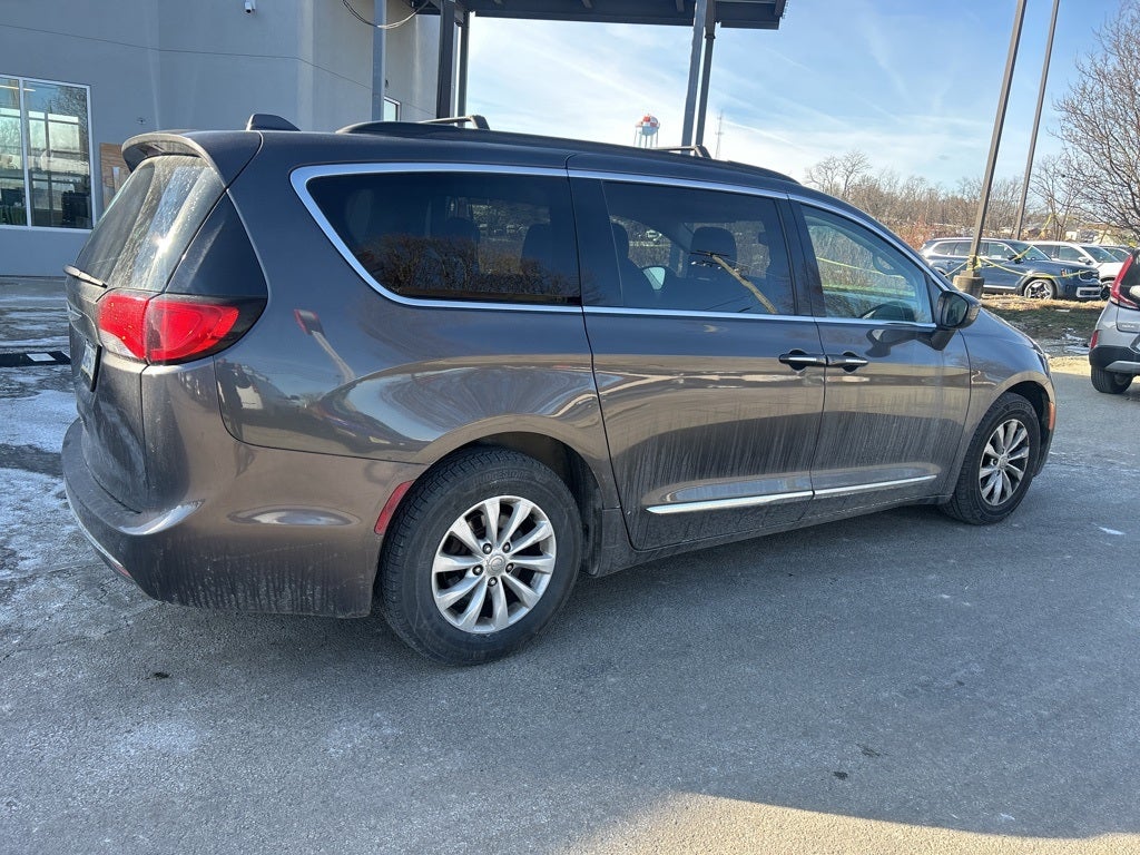 2017 Chrysler Pacifica Touring L