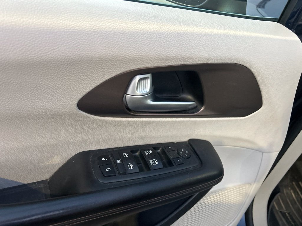 2018 Chrysler Pacifica LX