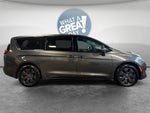 2020 Chrysler Pacifica Hybrid Touring DVD