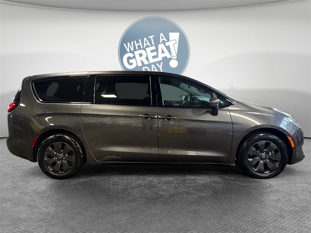 2020 Chrysler Pacifica Hybrid Touring DVD