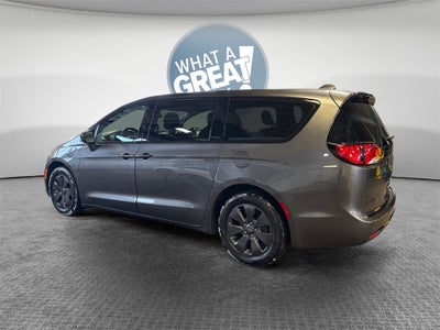 2020 Chrysler Pacifica Hybrid Touring DVD