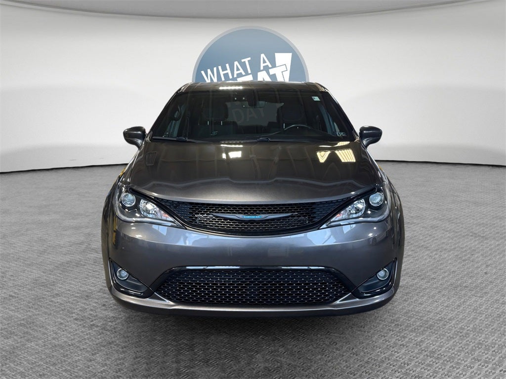 2020 Chrysler Pacifica Hybrid Touring DVD