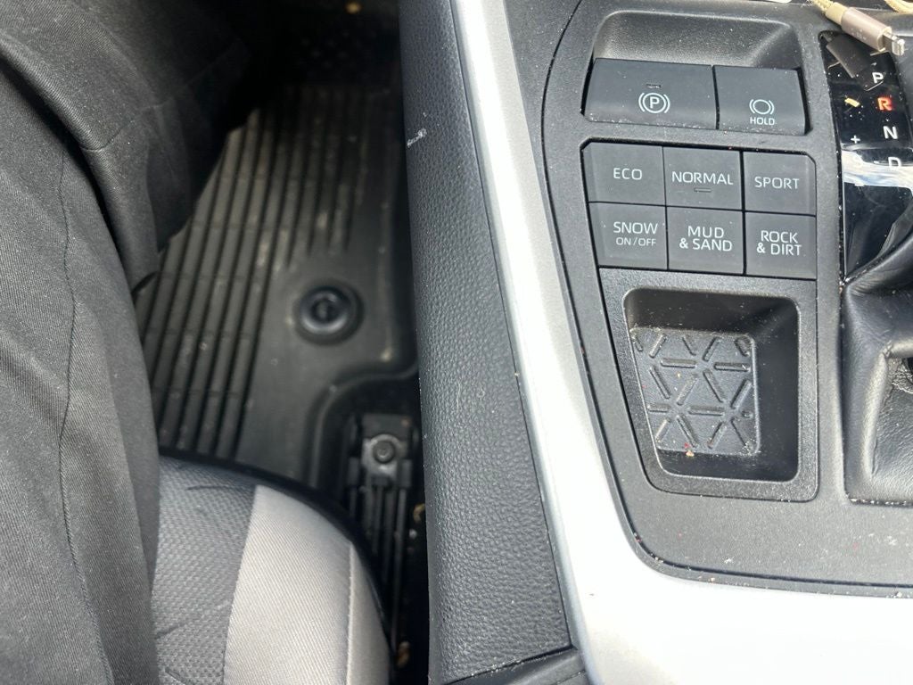 2023 Toyota RAV4 XLE MOON RF