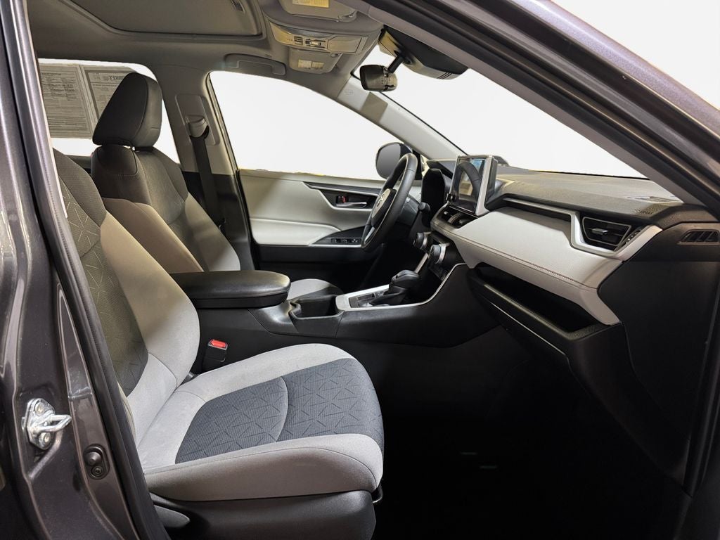 2023 Toyota RAV4 XLE MOON RF