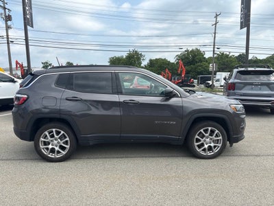 2023 Jeep Compass Latitude Lux
