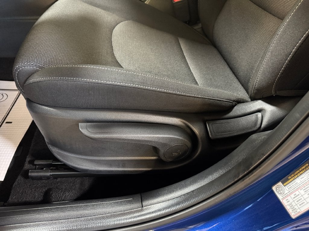 2023 Kia Forte LXS Technology Pkg