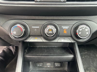 2022 Kia Forte Base