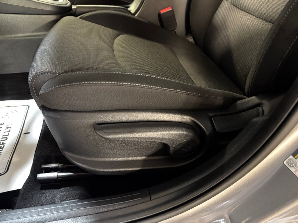 2023 Kia Forte LXS Technology Pkg