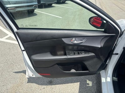 2023 Kia Forte LXS Technology Pkg
