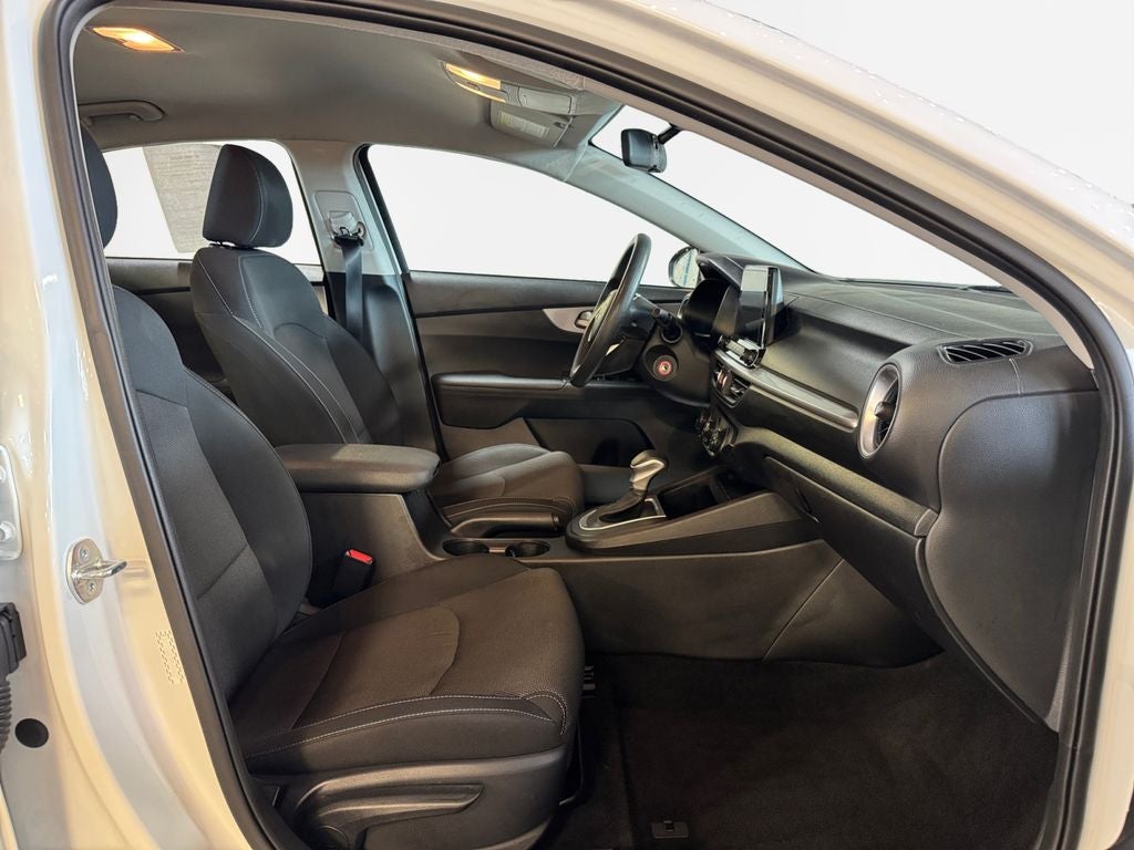 2023 Kia Forte LXS Technology Pkg