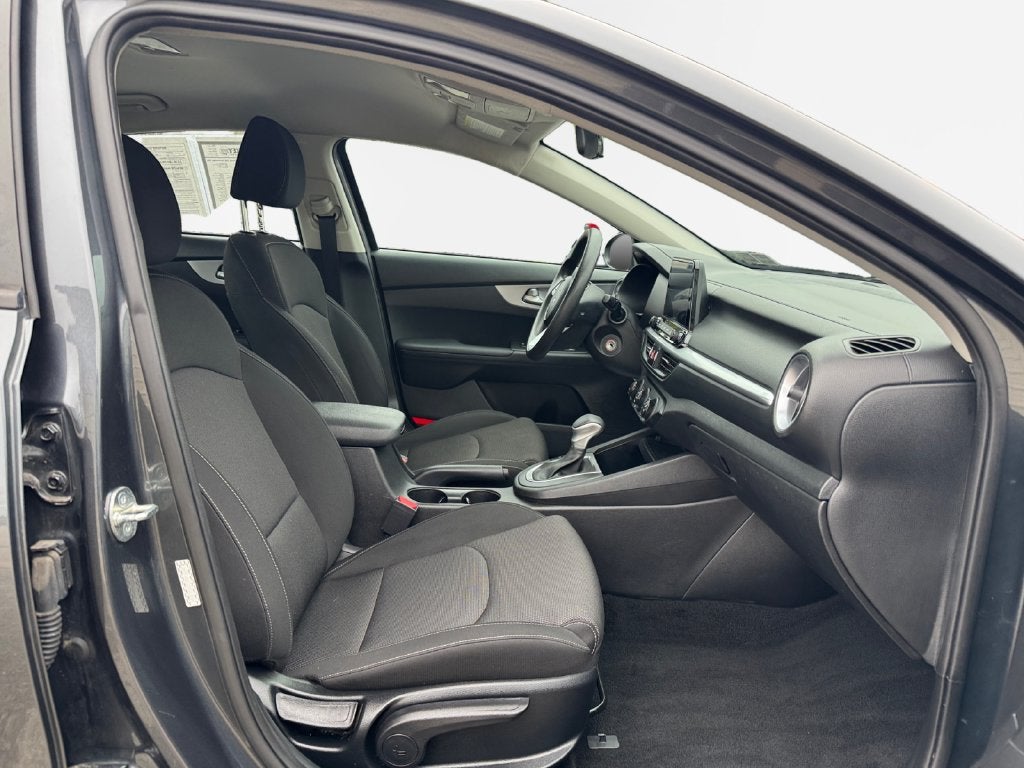 2023 Kia Forte LXS Technology Pkg