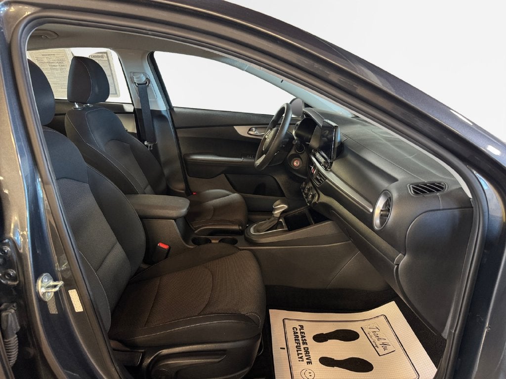 2023 Kia Forte LXS Technology Pkg