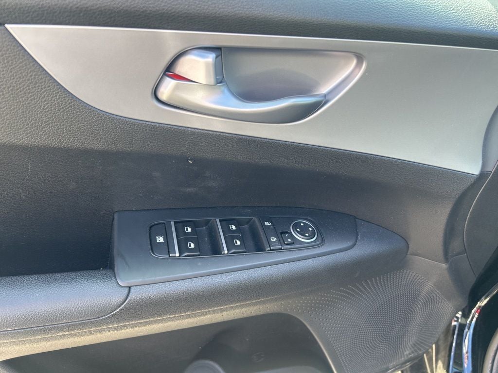 2023 Kia Forte LXS Technology Pkg