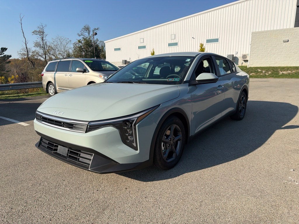 2026 Kia K4 LXS