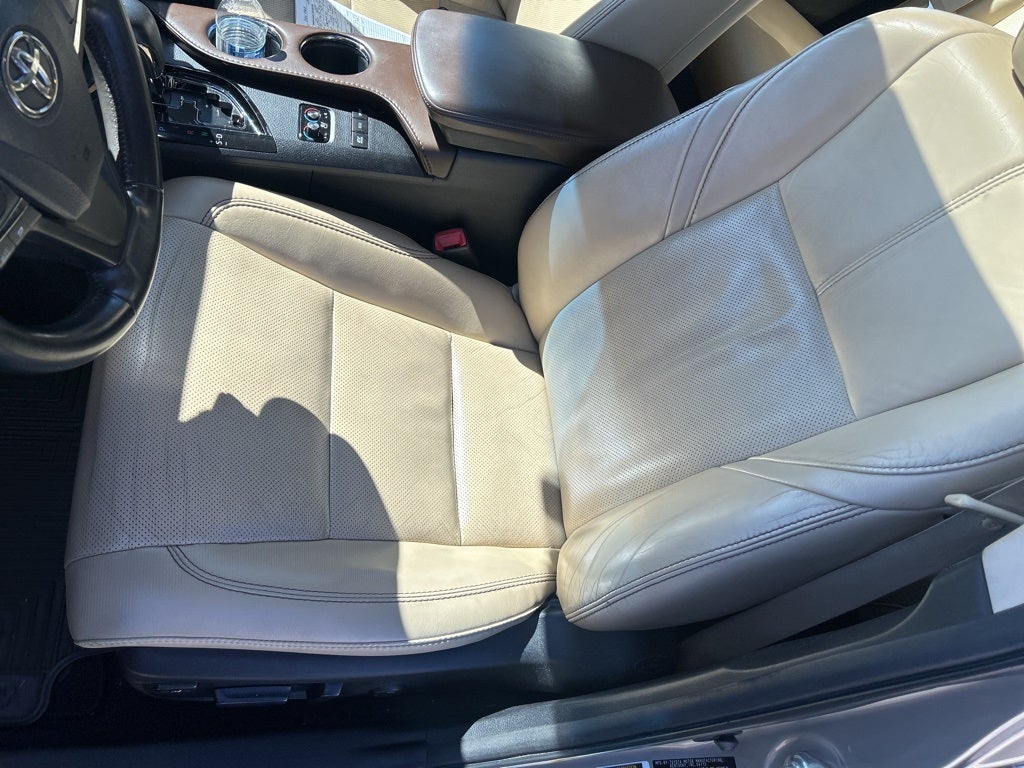 2013 Toyota Avalon Hybrid Base