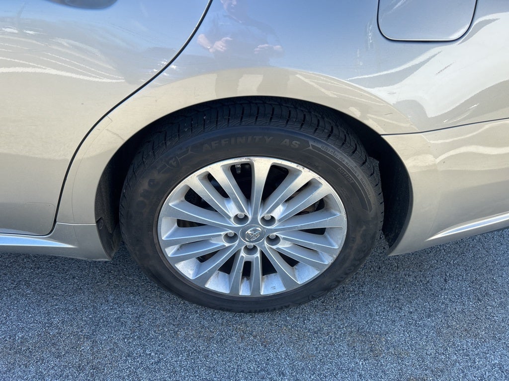 2013 Toyota Avalon Hybrid Base