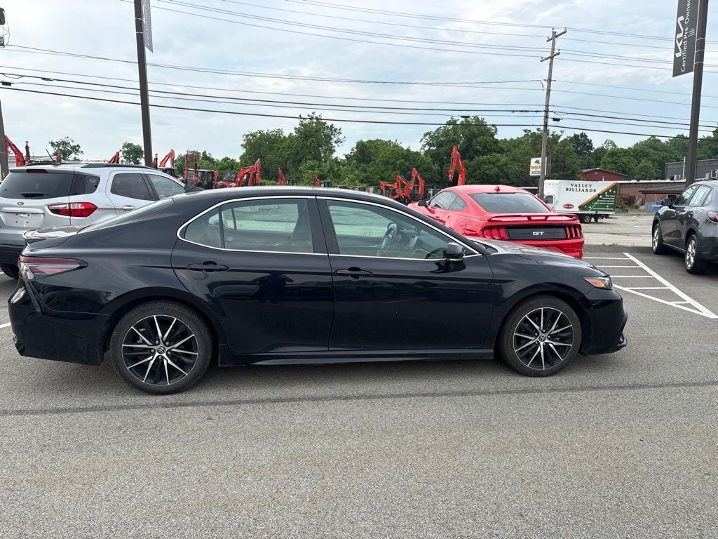 2022 Toyota Camry SE