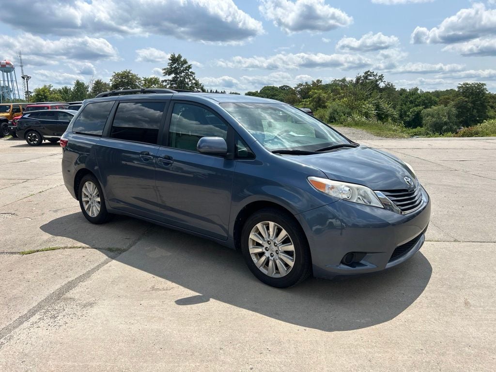 2015 Toyota Sienna LE 7 Passenger