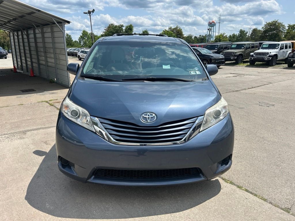 2015 Toyota Sienna LE 7 Passenger