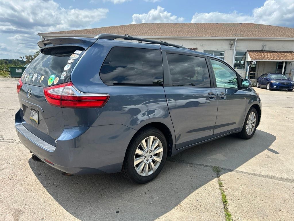 2015 Toyota Sienna LE 7 Passenger