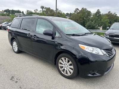 2017 Toyota Sienna LE 7 Passenger