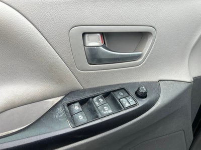 2017 Toyota Sienna LE 7 Passenger