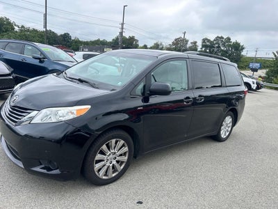 2017 Toyota Sienna LE 7 Passenger