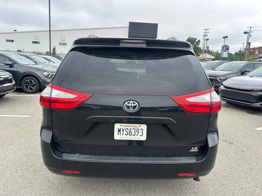 2017 Toyota Sienna LE 7 Passenger