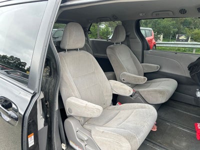 2017 Toyota Sienna LE 7 Passenger