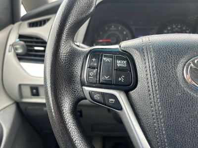 2017 Toyota Sienna LE 7 Passenger