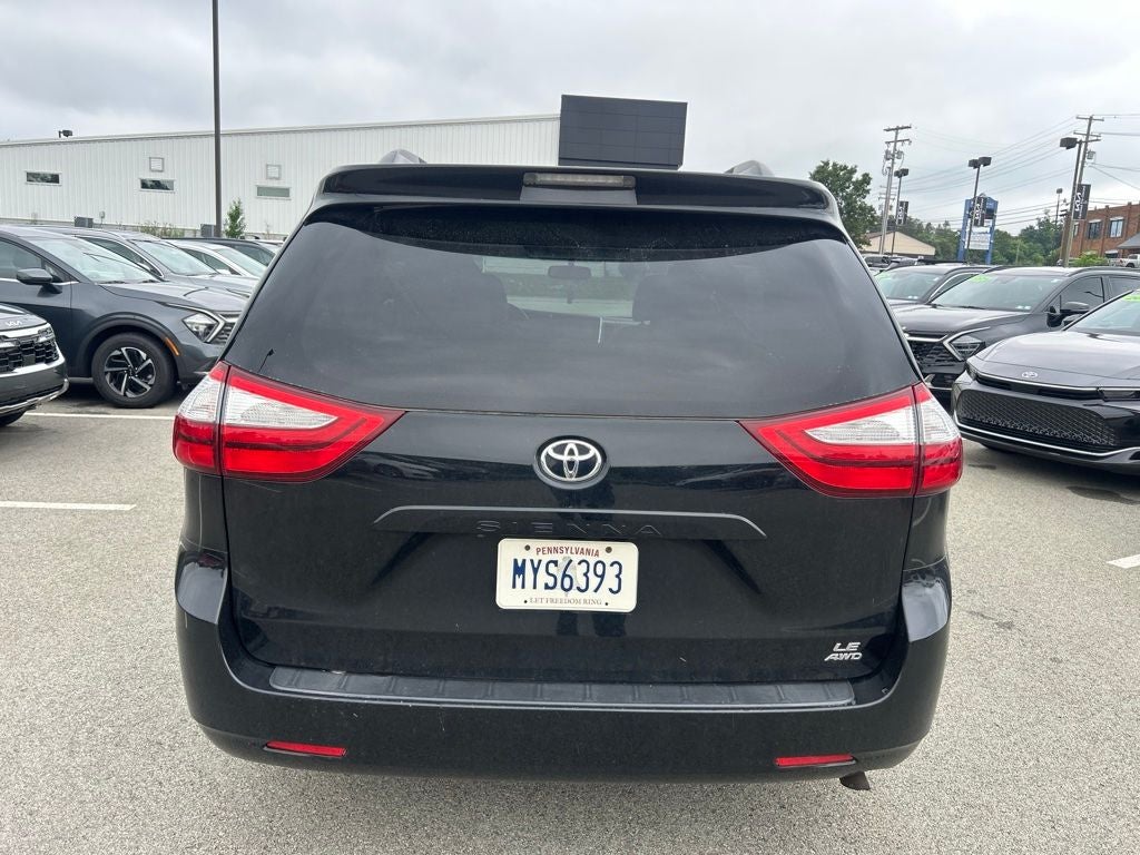 2017 Toyota Sienna LE 7 Passenger