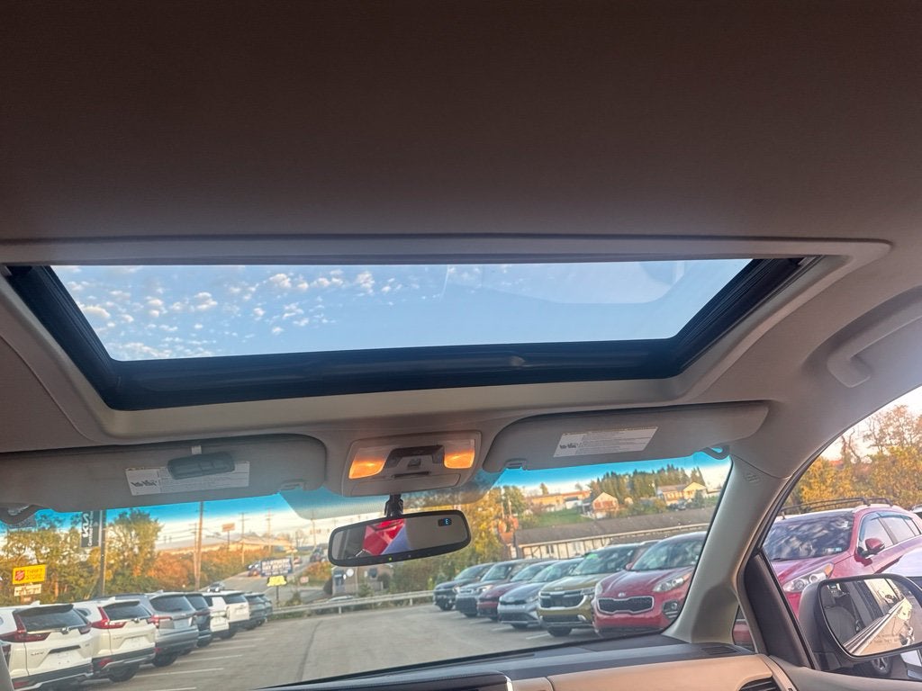 2015 Toyota Sienna XLE 8 Passenger