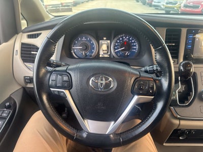 2015 Toyota Sienna XLE 8 Passenger