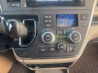 2015 Toyota Sienna XLE 8 Passenger