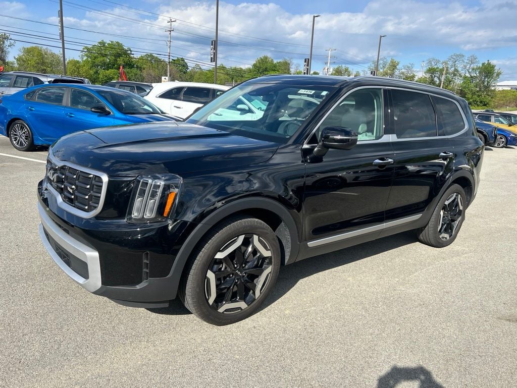 2024 Kia Telluride S MOONROOF